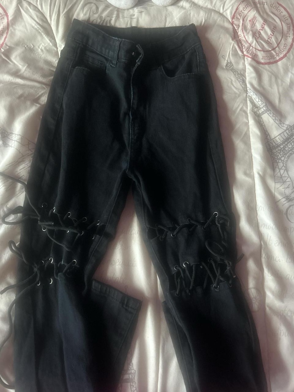 SHEIN Black Skinny Jeans with Lace-Up Knee Detail